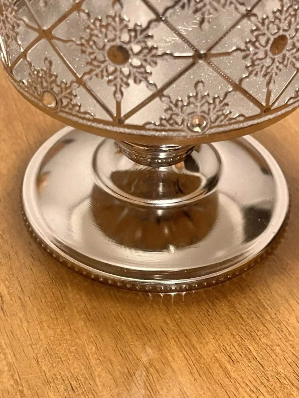 Bath & Body Works Geo White Sparkle SNOWFLAKE Pedestal 3 Wick Candle Holder 2022